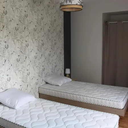 Le Coin Des Hirondelles Holiday home Pontorson