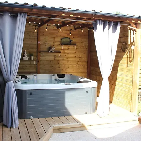 Holiday home Le Coin Des Hirondelles *
