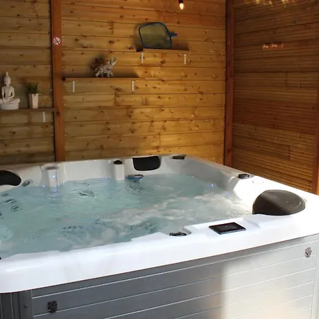 Holiday home Le Coin Des Hirondelles