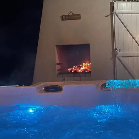 Holiday home Le Coin Des Hirondelles Pontorson